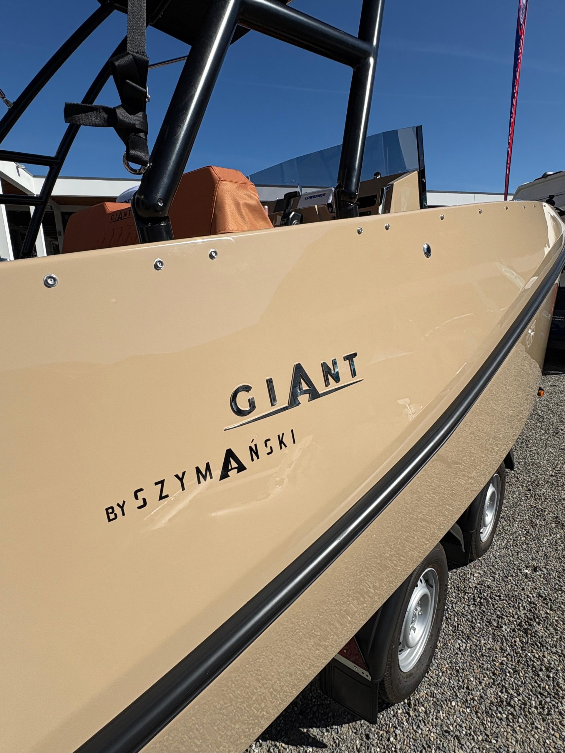 Giant 660 Supreme inkl. Honda BF 100 LRTU – Bild 6