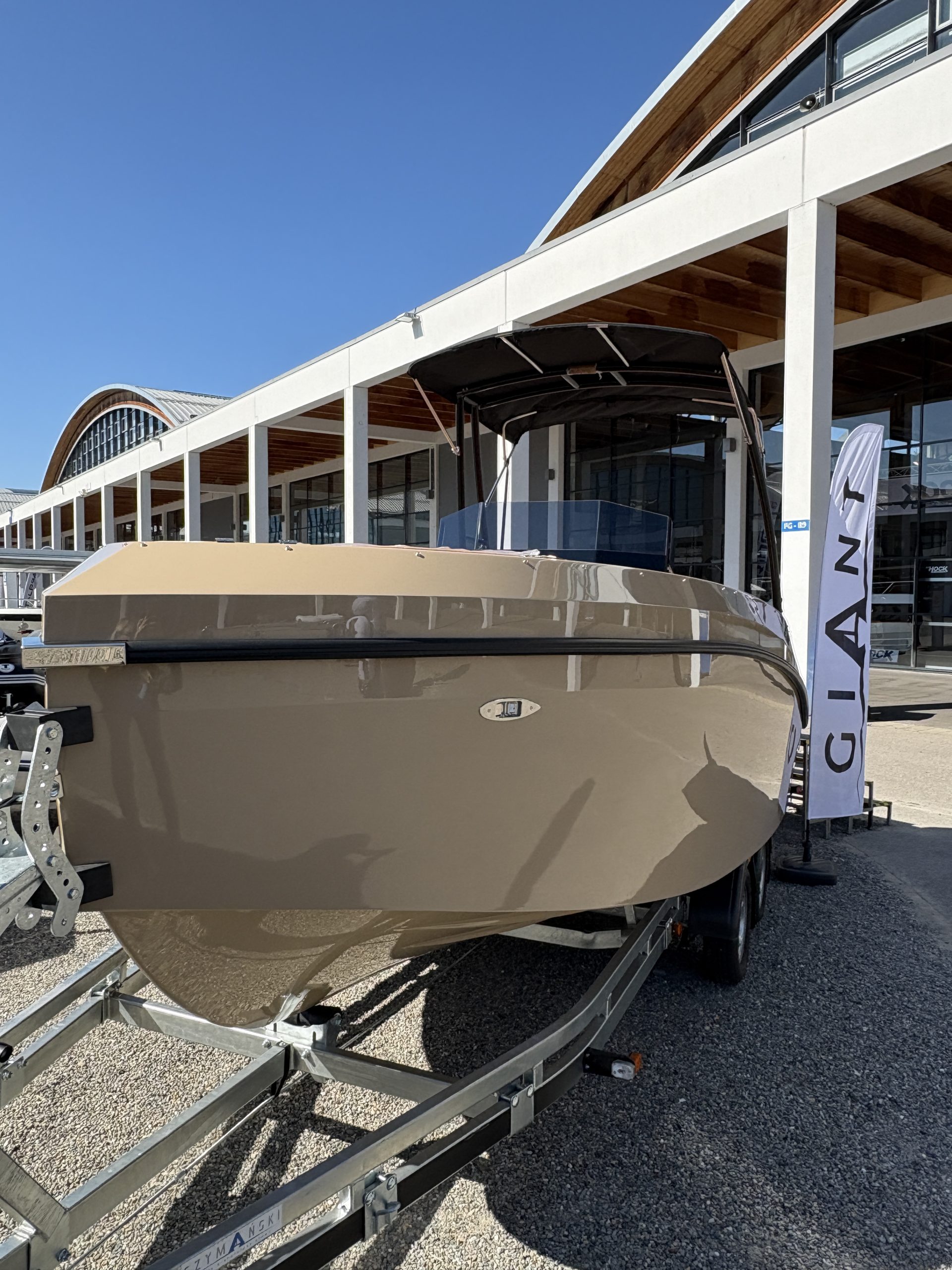 Giant 660 Supreme inkl. Honda BF 100 LRTU – Bild 7