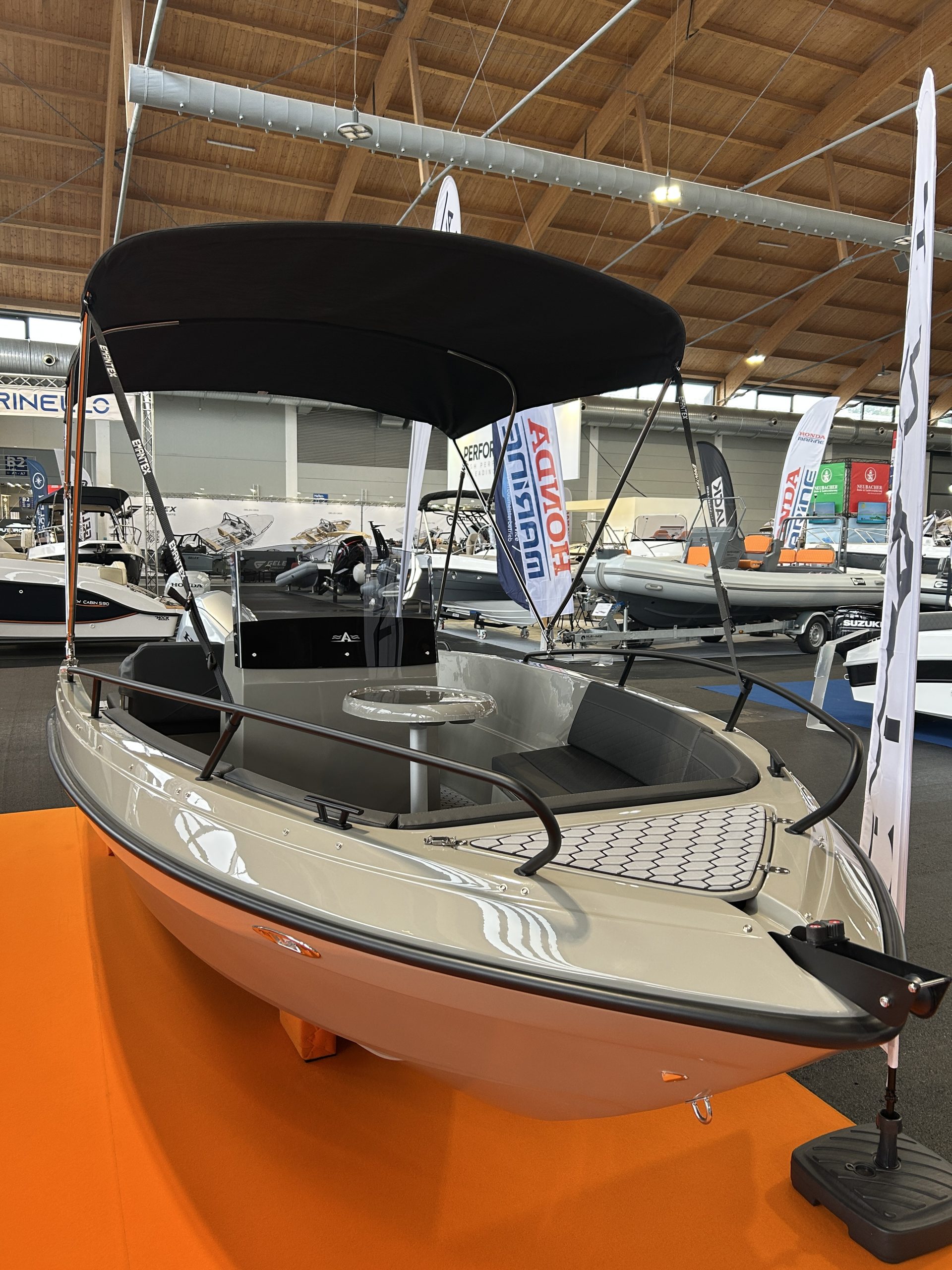 Giant 530 Sport inkl. Honda BF 100 LRTU, Vorführboot