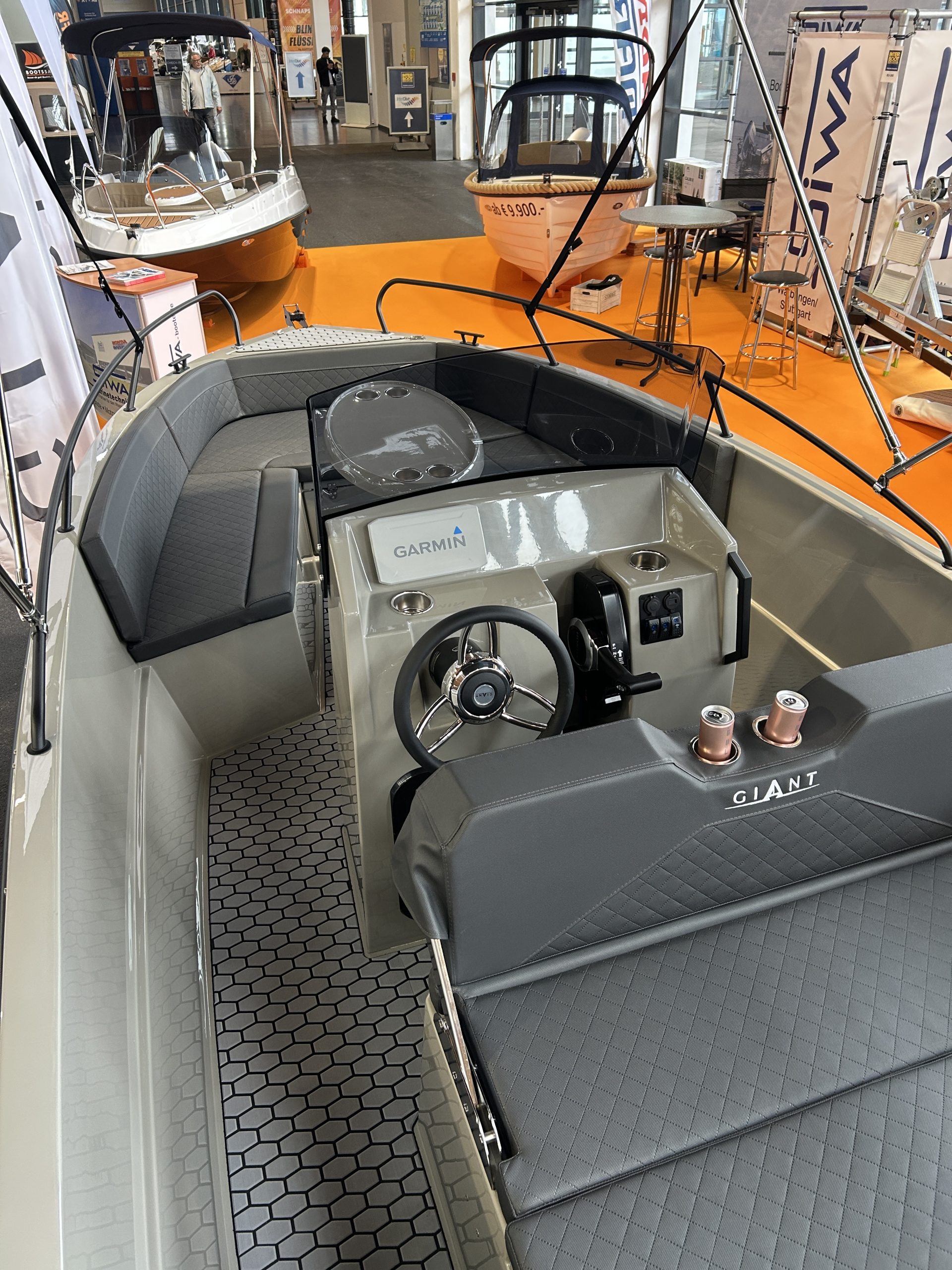 Giant 530 Sport inkl. Honda BF 100 LRTU, Vorführboot – Bild 5